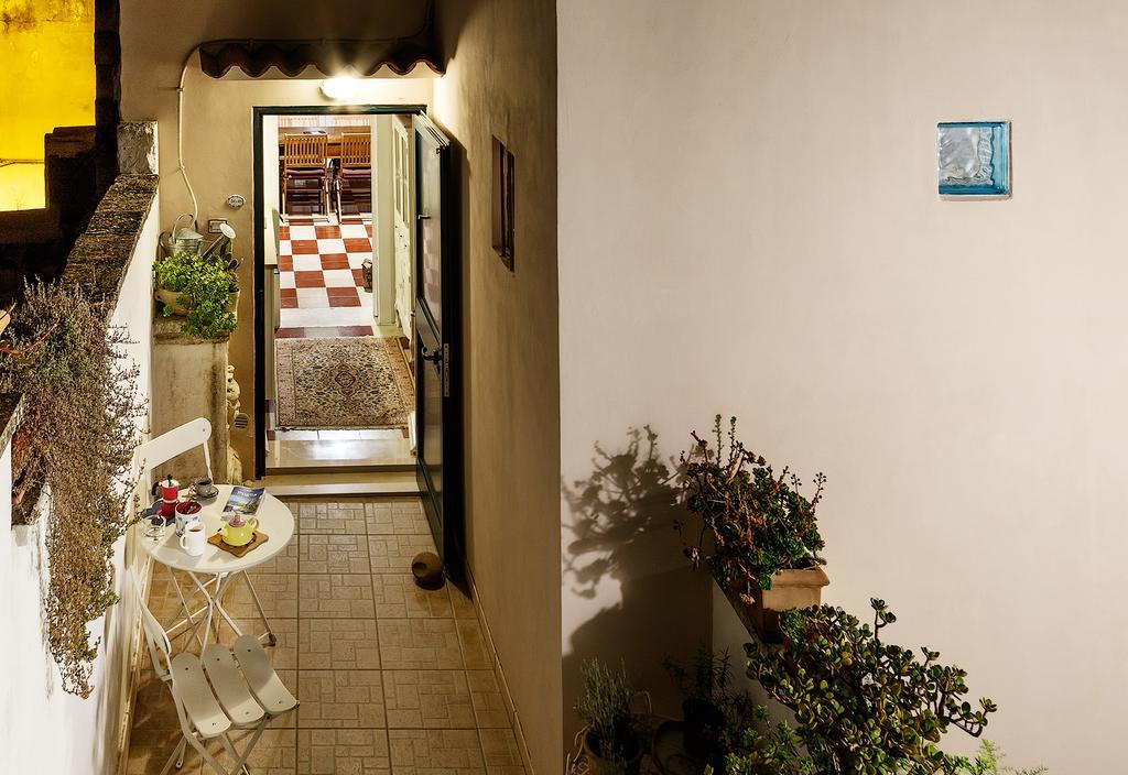 I Templari B&B Self-Contained Бриндизи Екстериор снимка