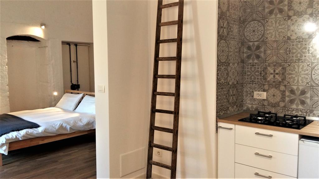I Templari B&B Self-Contained Бриндизи Екстериор снимка